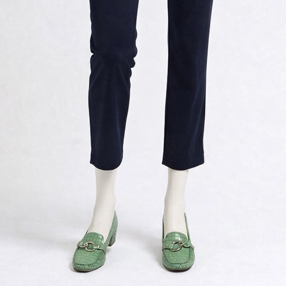 Anne Klein Green Croc Embossed Leather Loafers 8M womens flats slip on